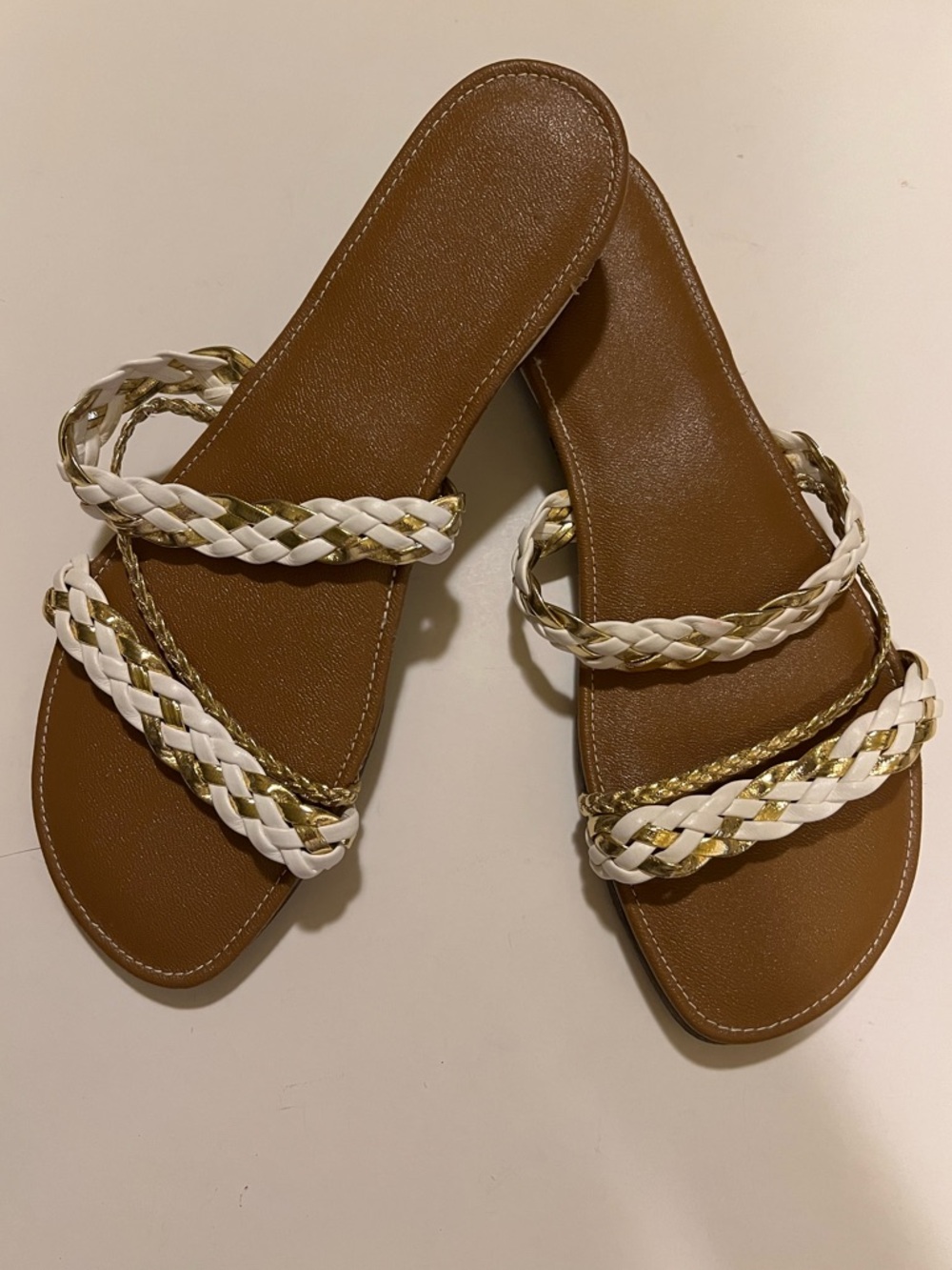 WOMEN’S BRAIDED SANDALS.
